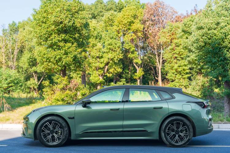 Used Zeekr 001 2025 WE Edition 100 kWh Rear-Wheel Drive
