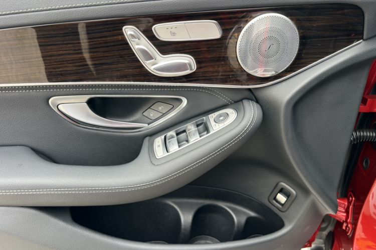 Used Mercedes-Benz GLC 2017 GLC 260 4MATIC Luxury Model
