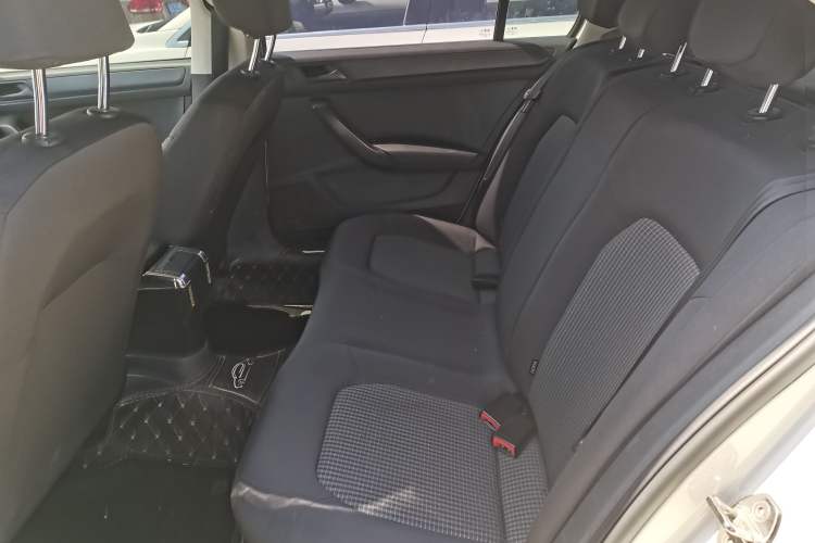 Used Volkswagen Santana 2016 1.6L Manual Fashion Edition
