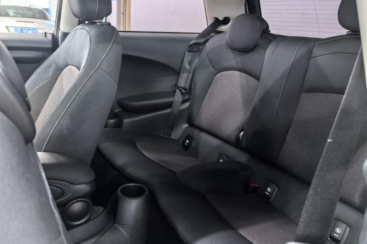 Used  MINI 2018 1.5T ONE
