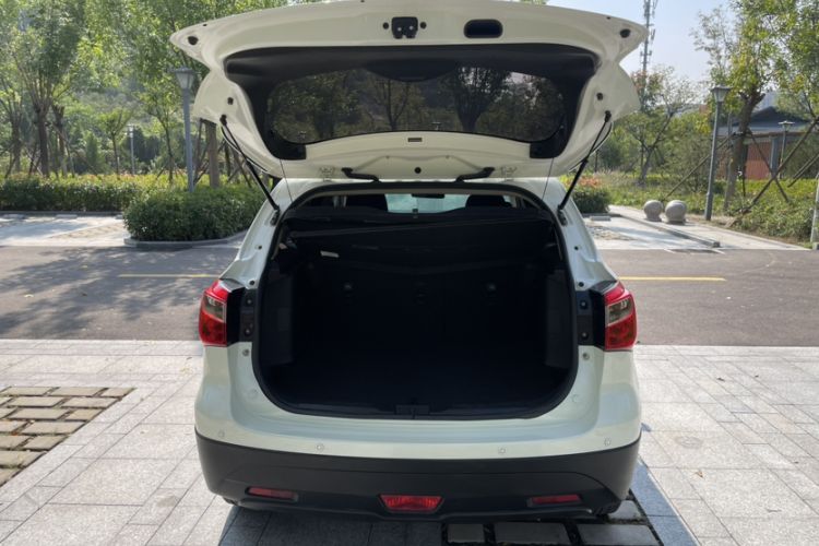 Used Suzuki S-Cross 2014 1.6L CVT Two-Wheel Drive Entry Model
