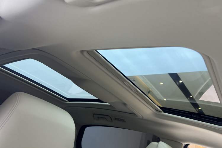 Used Buick GL8 2022 ES Landtrek 653T Flagship Model
