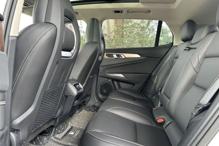 Used Lynk & Co 01 2020 2.0T Two-Wheel Drive Pure Pro Version China VI Standard
