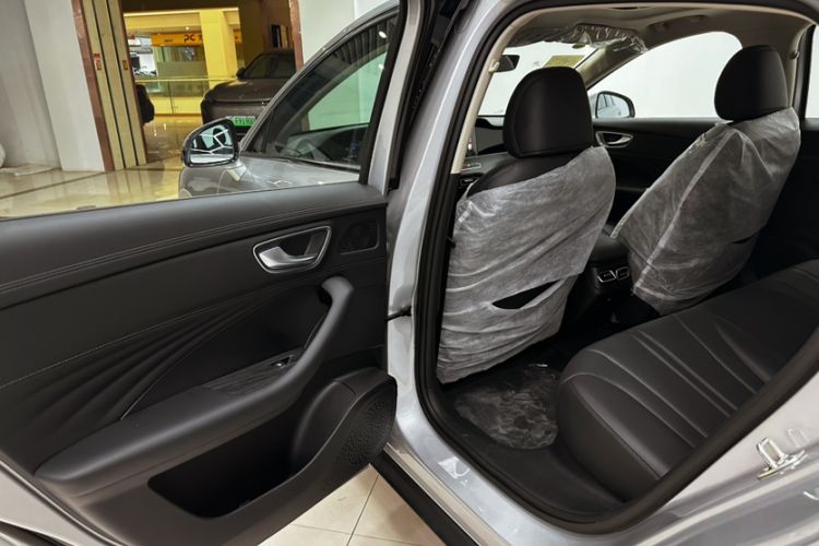 Used Roewe D7 2025 DMH 125km World Champion Edition
