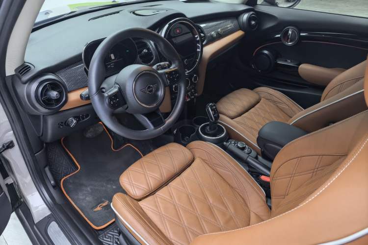 Used  MINI 2022 1.5T COOPER Artist
