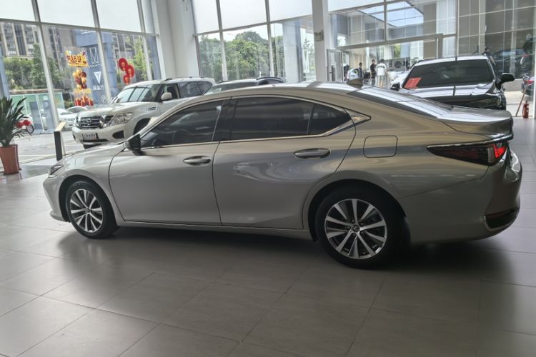 Used Lexus ES 2020 260 Excellence Edition
