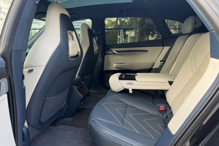 Used Zeekr 001 2022 Ultra-Long Range Dual-Motor YOU Version
