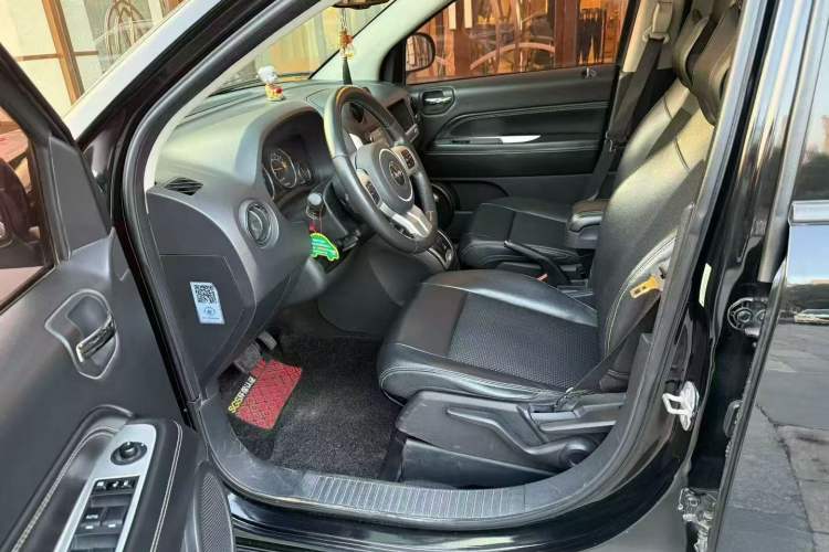 Used  Compass 2014 Revised Version 2.4L Four-Wheel Drive Comfort Edition
