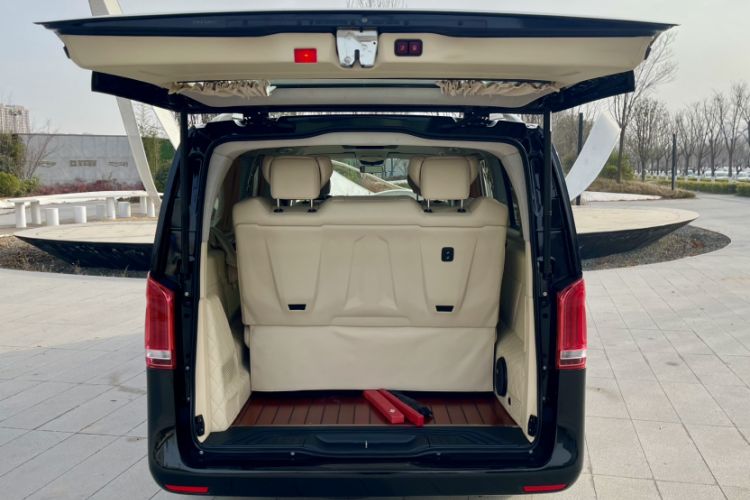 Used Mercedes-Benz Vito 2018 2.0T Elite Version 7 Seats China VI Emission Standard
