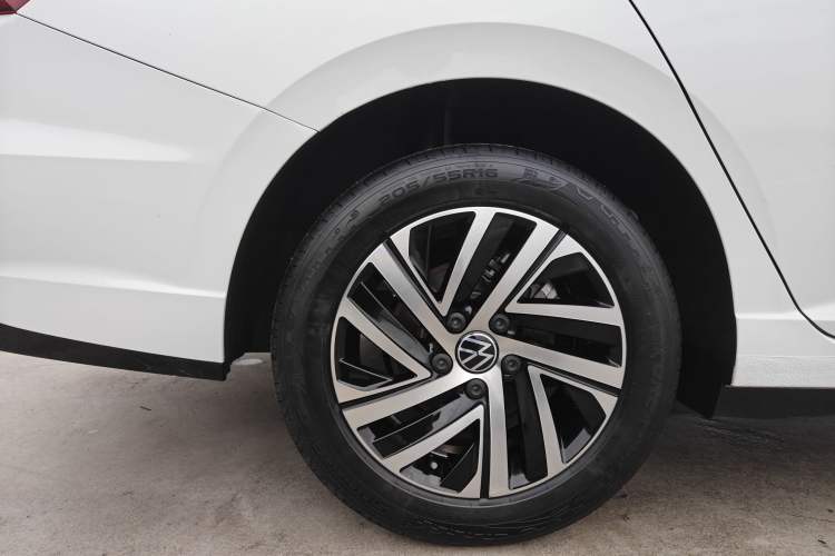 Used Volkswagen Lavida 2023 Revised Version 1.5L Automatic Starry Sky Edition – 5 Million Units