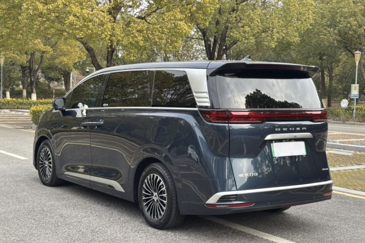 Used Denza D9 2022 DM-i 970 Four-Wheel Drive Prestige Model