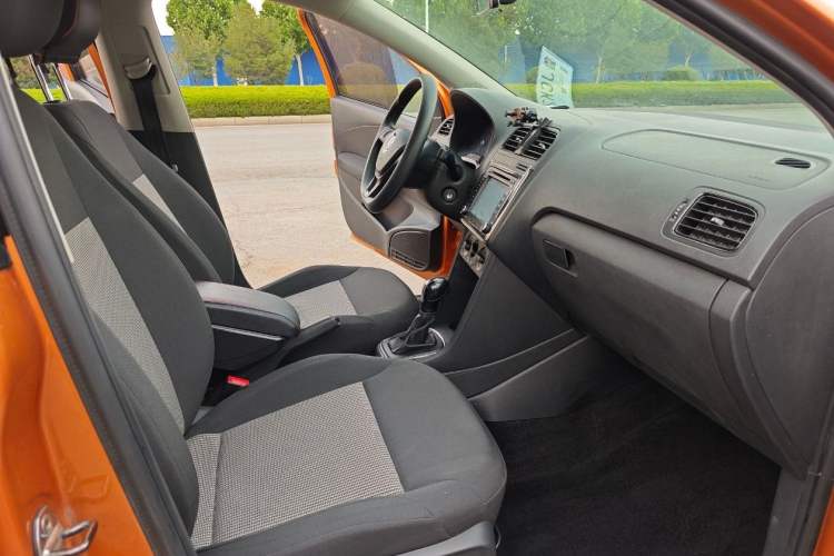 Used Volkswagen Polo 2016 1.4L Cross Polo Automatic
