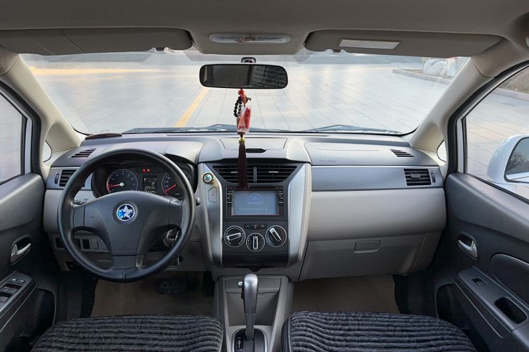 Used Venucia R50 2015 1.6L Automatic Fashion Edition