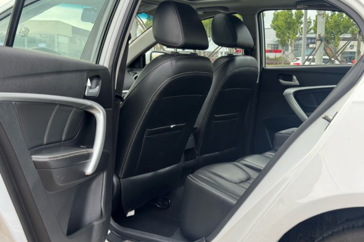 Used Geely Auto Emgrand 2016 Sedan 1.5L CVT Upward Version
