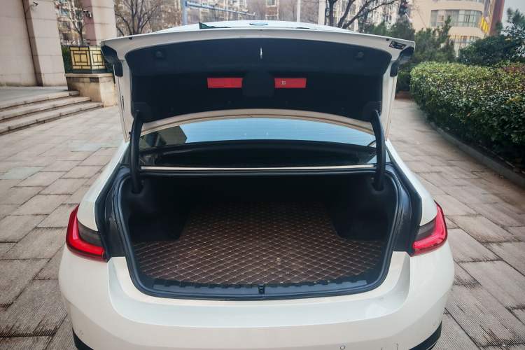 Used BMW i3 2024 eDrive 35 L
