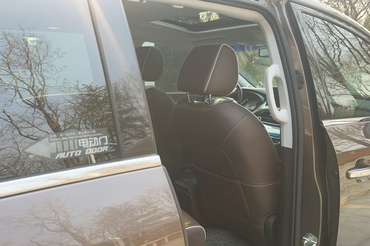 Used Buick GL8 2023 Land Executive Class 652T Luxury Model
