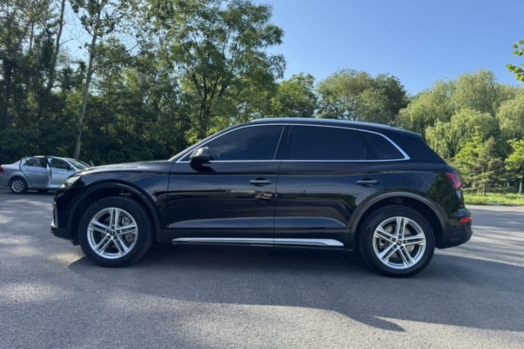 Used Audi Q5L 2022 40T Fashionable and Elegant Model

