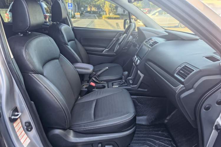 Used Subaru Forester 2016 2.5i Luxury Navigation Edition
