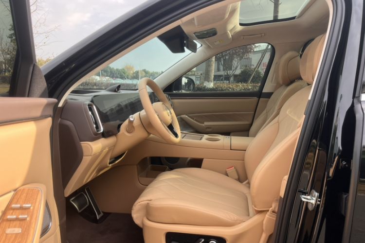 Used Hima AITO M8 2025 Extended-Range Ultra Version 53.4 kWh 6-Seater Edition