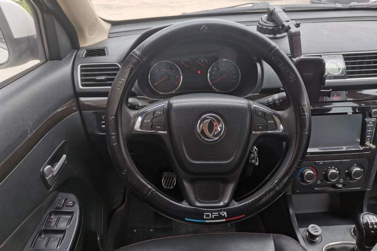 Used Dongfeng Fengon 370 2016 1.5L Manual Elite Home Edition 7-Seater
