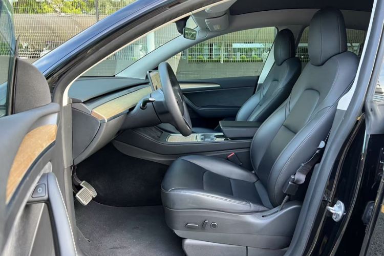 Used Tesla Model Y 2021 Standard Range Rear-Wheel Drive Version
