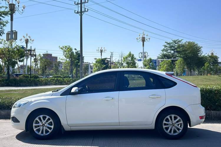 Used Ford Focus 2013 Hatchback Classic 1.8L Automatic Base Model
