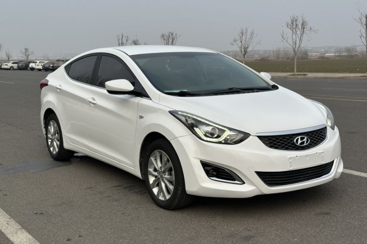Used Hyundai Elantra (5th Generation / Langdong) 2016 1.6L Automatic Smart Version