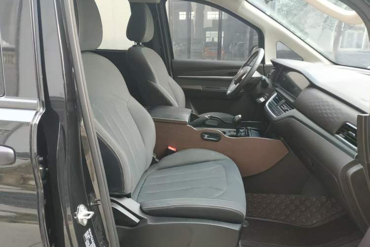 Used  Ruisheng Ace M7 2023 1.6L Standard Wheelbase Wealth Creation Version 7 Seats