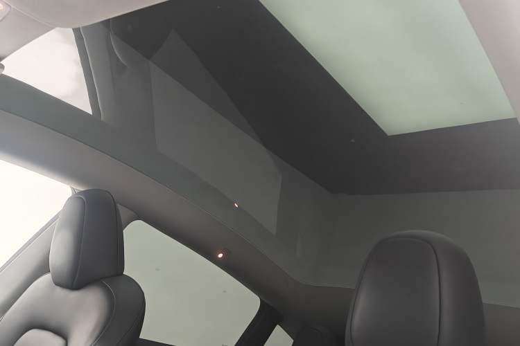 Used Tesla Model Y 2023 Long-Range All-Wheel-Drive Version