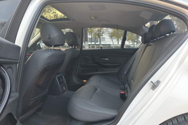 Used BMW 3 Series 2015 316Li Fashion Model
