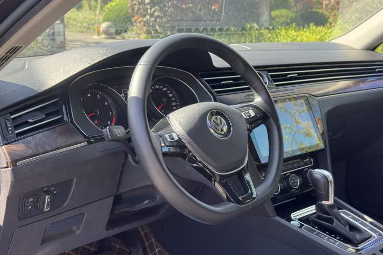 Used Volkswagen Magotan 2018 330TSI DSG Luxury Model