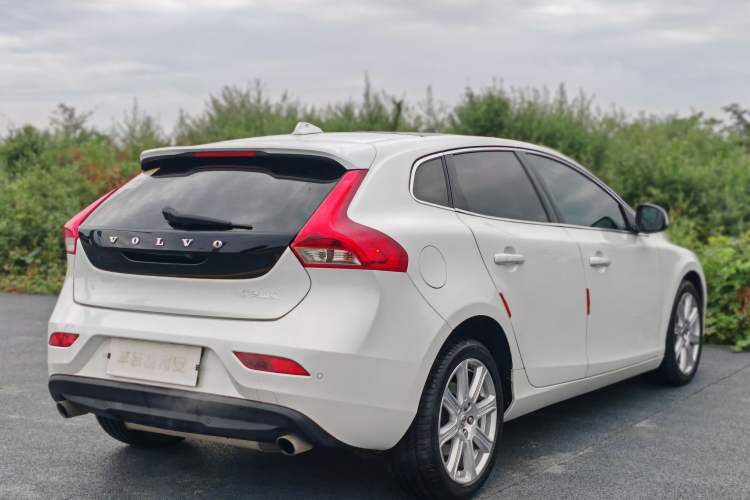 Used Volvo V40 2018 T3 Zhiya Edition
