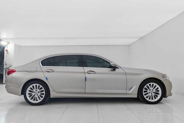Used BMW 5 Series 2019 Facelifted 525Li Luxury Package
