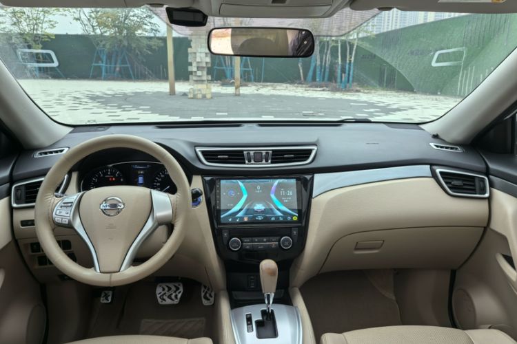 Used Nissan X-Trail 2015 2.0L CVT Comfort MAX Edition 2WD
