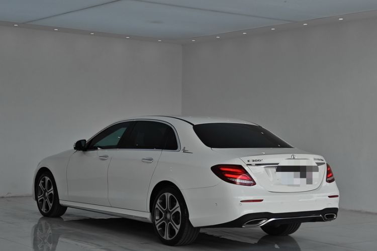Used Mercedes-Benz E-Class 2016 E 300 L Sporty and Stylish Model

