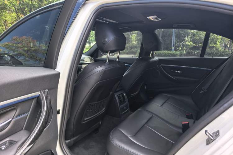 Used BMW 3 Series 2019 320i M Sport Package
