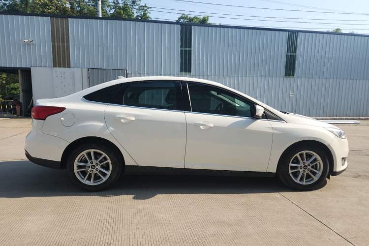 Used Ford Focus 2017 Sedan EcoBoost 180 Automatic Elite Model
