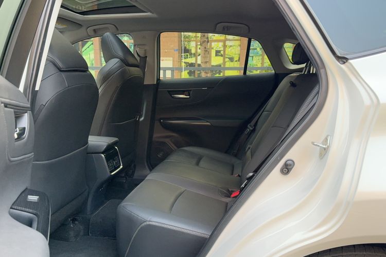 Used Toyota Venza 2022 2.0L CVT Two-Wheel Drive Prestige Edition