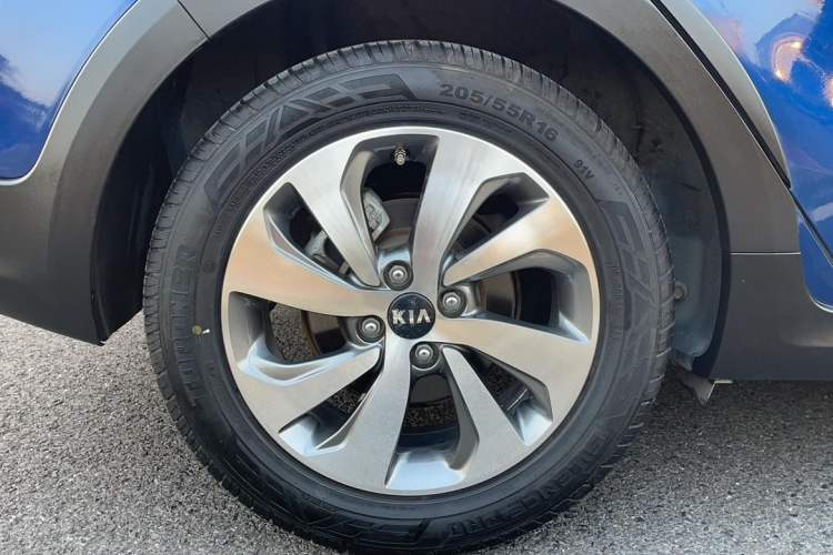 Used Kia KX Cross 2018 1.6L Automatic Dynamic Sunroof Version
