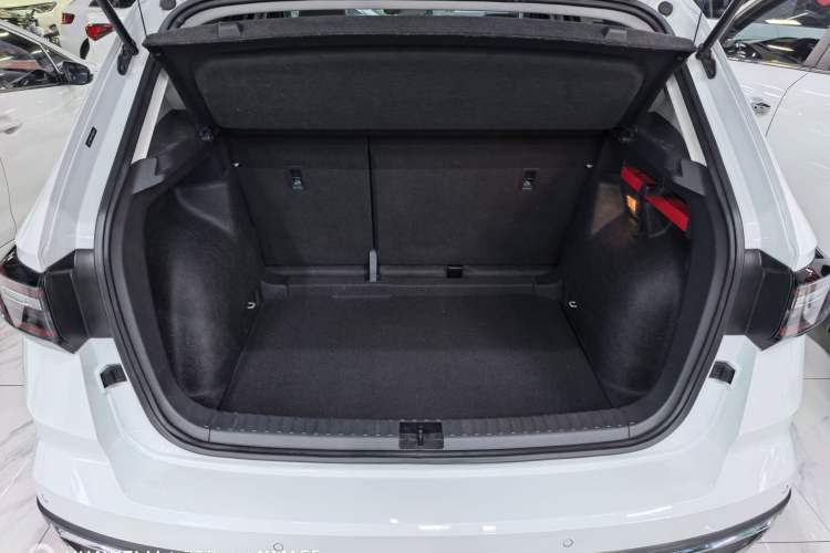 Used Volkswagen Tharu 2023 300TSI Two-Wheel-Drive Full Moon Edition
