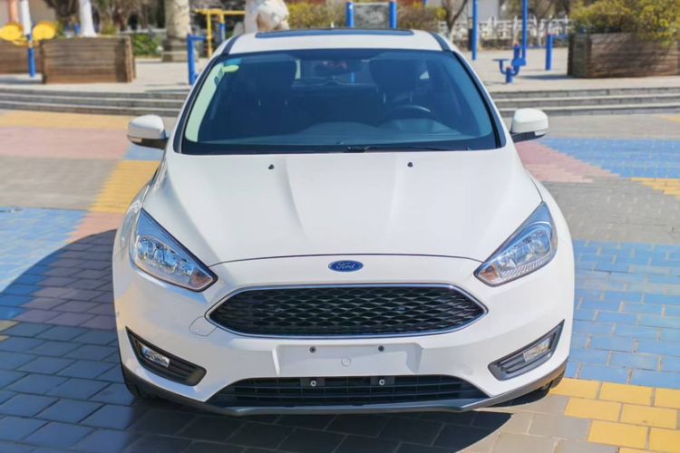 Used Ford Focus 2018 Hatchback Classic 1.6L Automatic Trendy SmartDrive Edition
