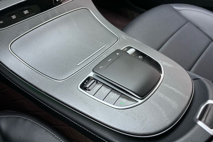 Used Mercedes-Benz E-Class 2022 Revised Version E 300 L Sporty and Stylish Edition
