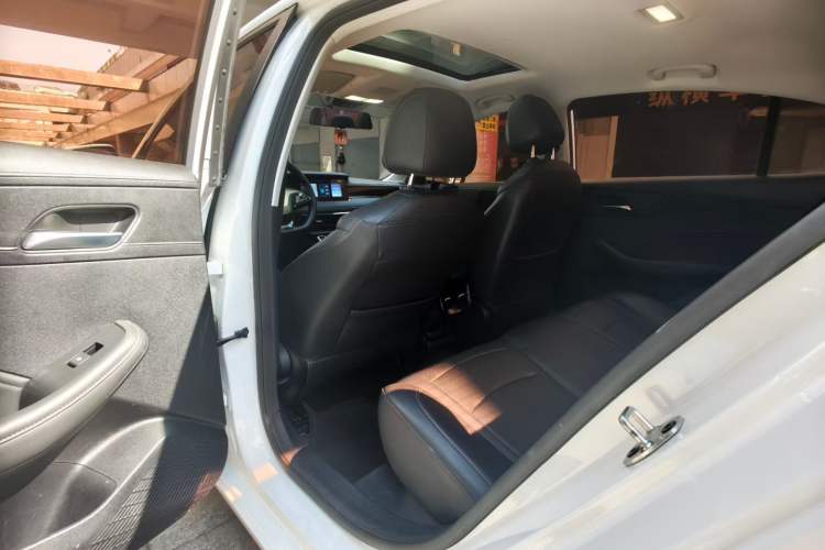 Used Roewe i5 2023 1.5L CVT Luxury Edition