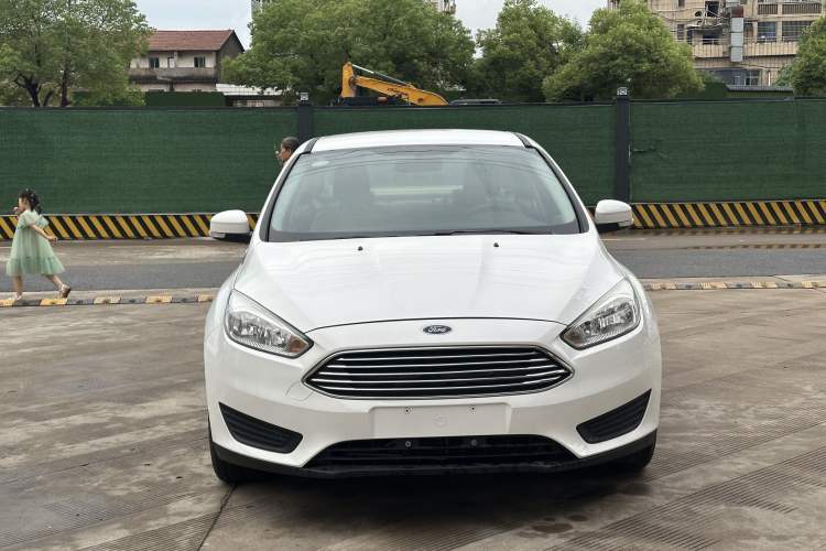 Used Ford Focus 2018 Sedan Classic 1.6L Automatic Comfort Plus Smart Drive Version
