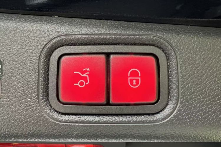 Used Mercedes-Benz E-Class 2023 Updated E 300 L Fashion Edition
