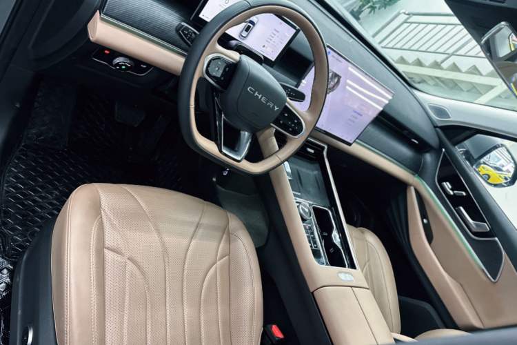 Used Chery Tiggo 8 L 2024 2.0T Two-Wheel Drive Prestige Version 5 Seats
