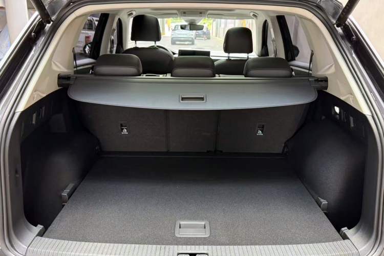 Used Volkswagen Tayron 2024 300TSI Two-Wheel-Drive Luxury Plus Advanced Version
