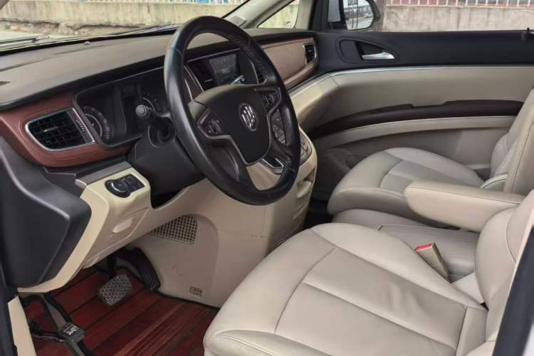 Used Buick GL8 2018 28T Luxury Model China VI Standard