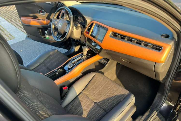 Used Honda Vezel 2015 1.8L CVT 2WD Luxury Model
