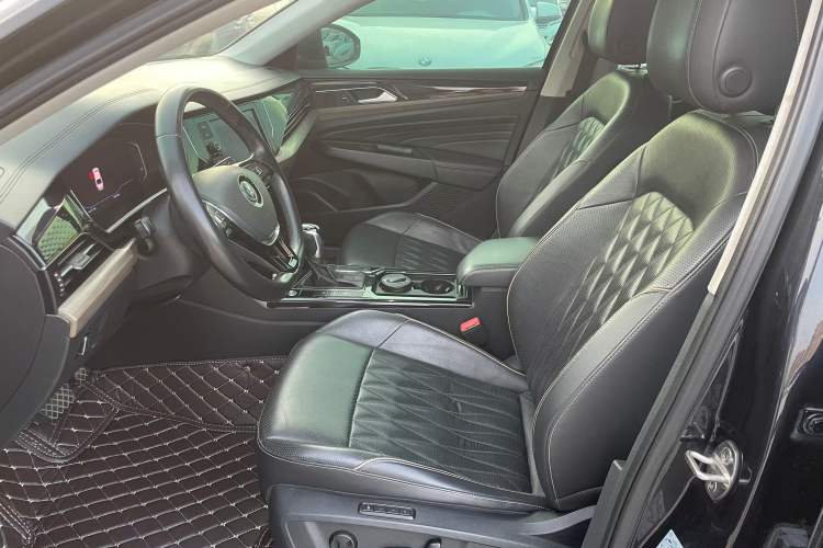 Used Volkswagen Passat 2019 330TSI Luxury Edition China VI Standard